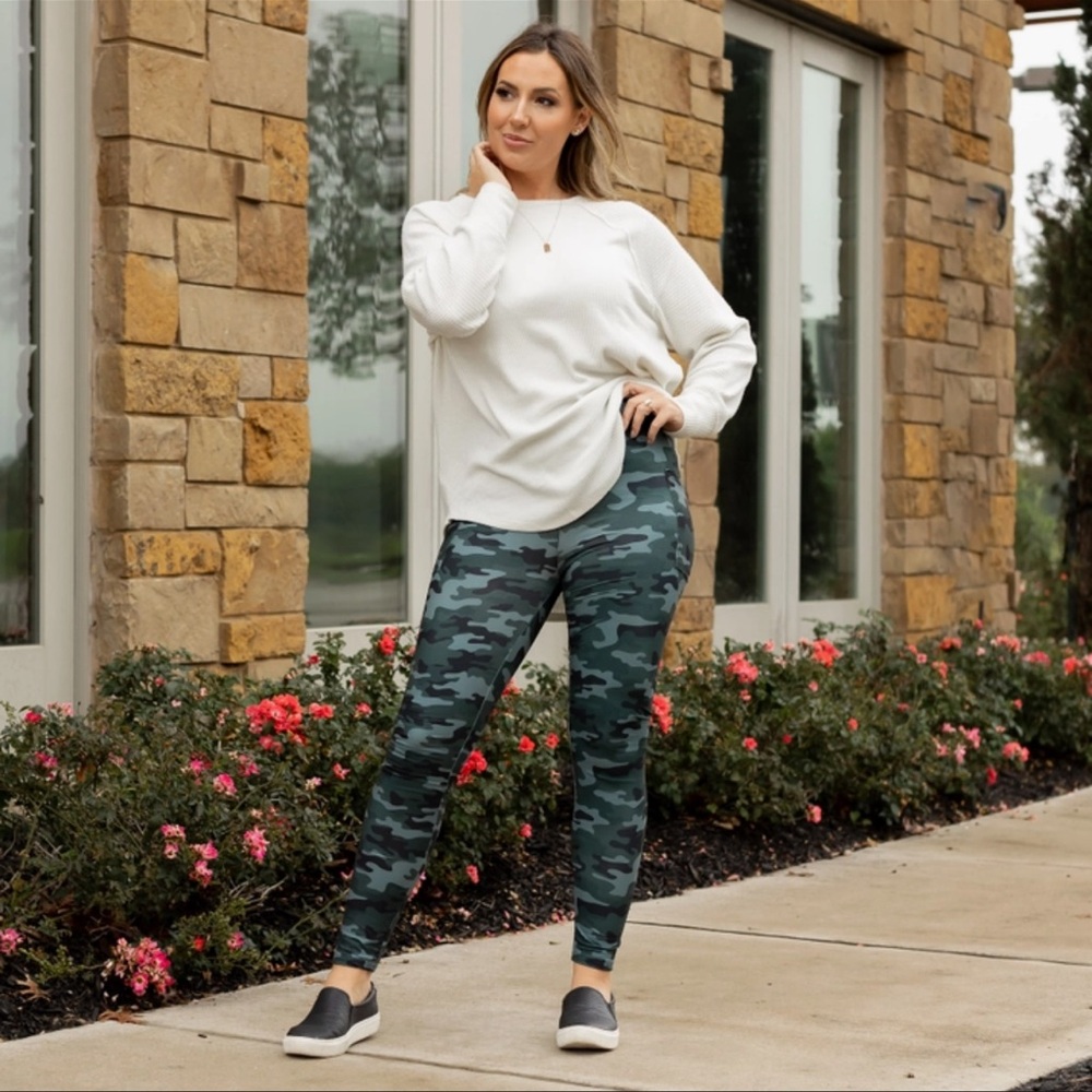 Buttery Soft Camo Leggings One Size